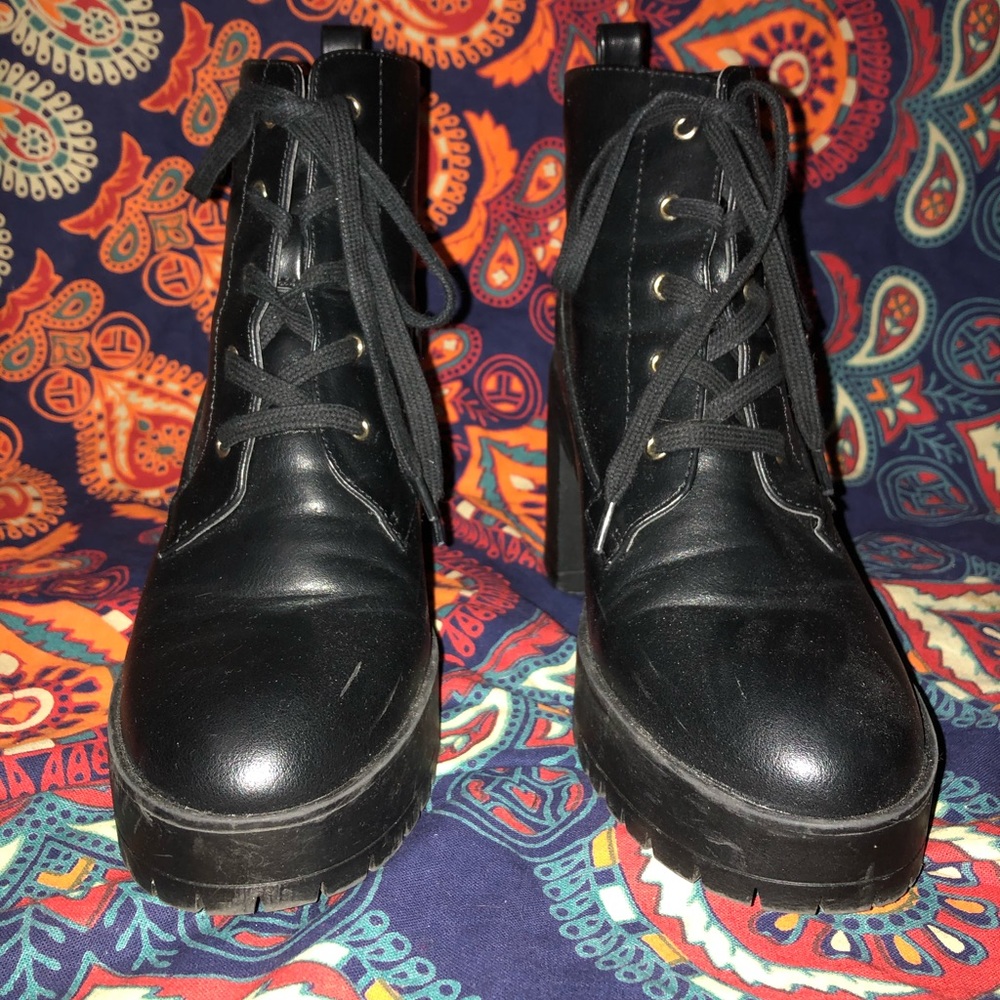 Forever 21 Chunky Heel Boot